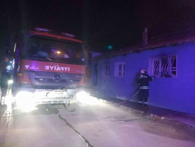 Yangını Söndürmek İsterken Dumandan Zehirlendi