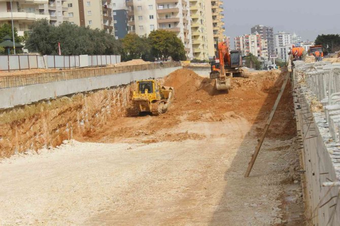 Göçmen Katlı Kavşak Çalışmaları Sürüyor