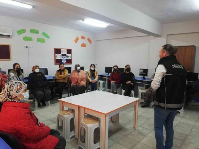Mersin’de "En İyi Narkotik Polisi Anne" Eğitimi Verildi