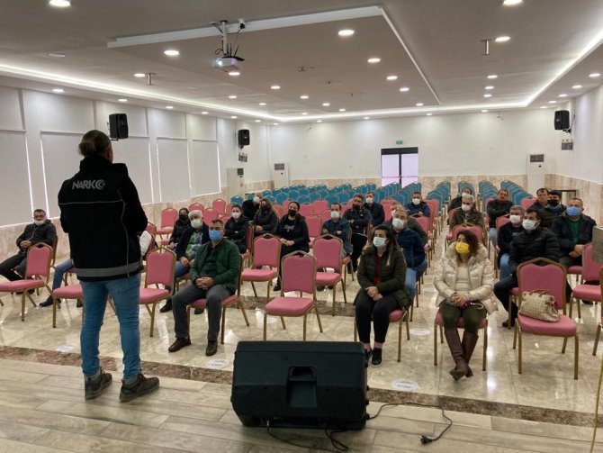 Mersin’de "En İyi Narkotik Polisi Anne" Eğitimi Verildi