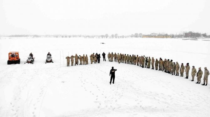 Muş’ta Güvenlik Korucularına ‘Çığ’ Eğitimi