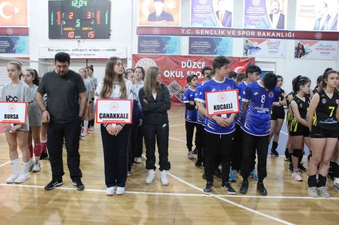 Voleybol Yarı Final Müsabakaları Düzce’de Başladı