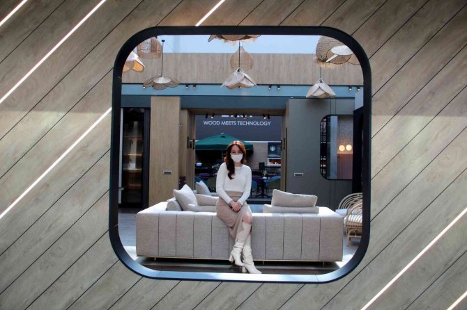 Antalya’da Üretip, Dünyaya Gönderiyor