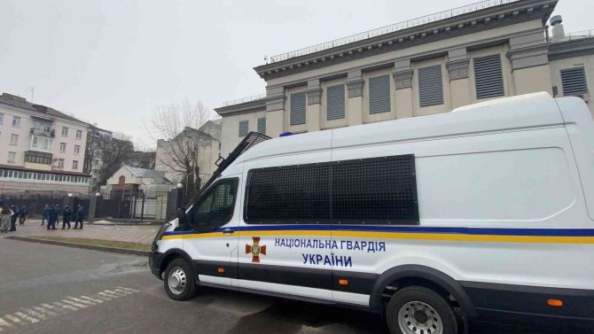 Rusya’nın Ukrayna Büyükelçiliği’nde Dumanlar Yükseldi