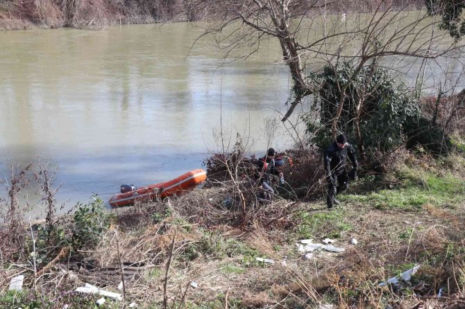 Nehir Kenarında Acı Bekleyiş Sürüyor