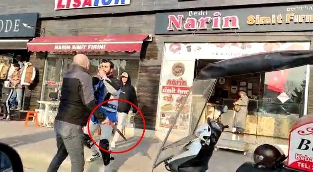 Motosikletli Kuryeye Testereyle Saldıran Taksi Şoförünün Sürücü Belgesine El Konuldu