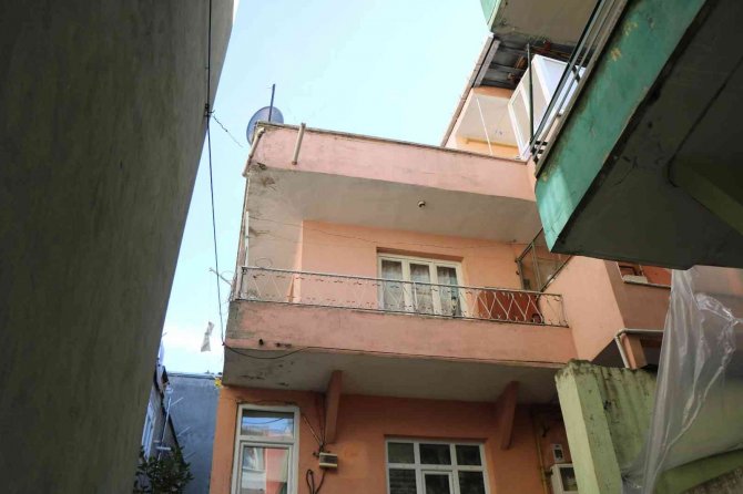 65 Yaşındaki Adam Ölü Bulundu