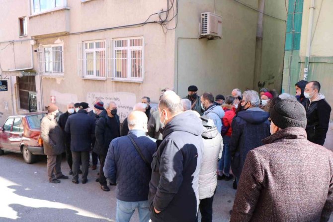 65 Yaşındaki Adam Ölü Bulundu