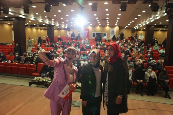 ’Kadın Kadına Aile Sohbetleri’nin Konuğu Hilal Çorbacıoğlu Oldu