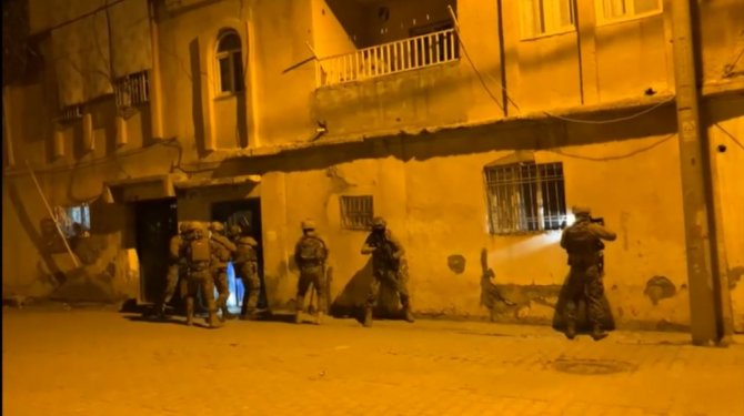 Şırnak’ta Hassas Burunlu Köpeklerle Narkotik Operasyonu: 9 Gözaltı