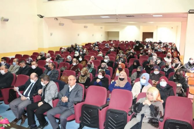 Sivas’ta Çocuk İ̇hmal Ve İ̇stismar Semineri
