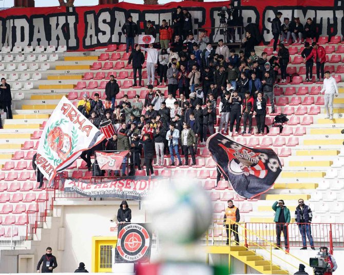 Spor Toto 1. Lig: Ümraniyespor: 2 - Adanaspor: 1