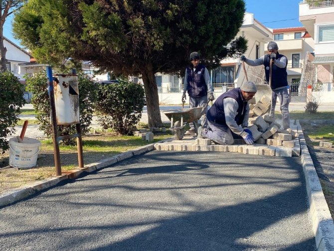 Burhaniye’de Suzan Yaz Parkı Yenileniyor