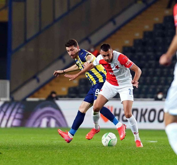 Uefa Avrupa Konferans Ligi: Fenerbahçe: 0 - Slavia Prag: 1 (İ̇lk Yarı)