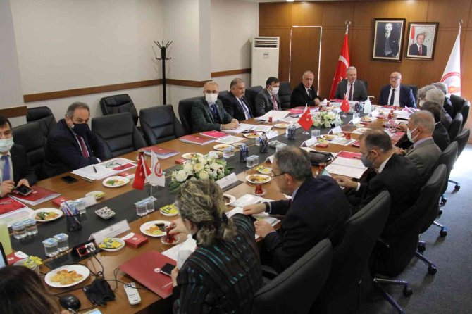 Rektör Çomaklı, Üak Yönetim Kurulu Toplantısına Katıldı