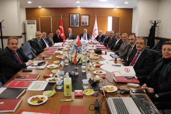 Rektör Çomaklı, Üak Yönetim Kurulu Toplantısına Katıldı