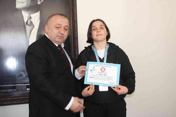 Gülsüm Ağaç Avrupa Yolcusu