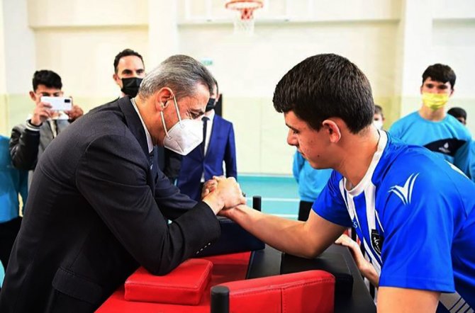 Sinop’ta Bilek Güreşi İl Müsabakaları