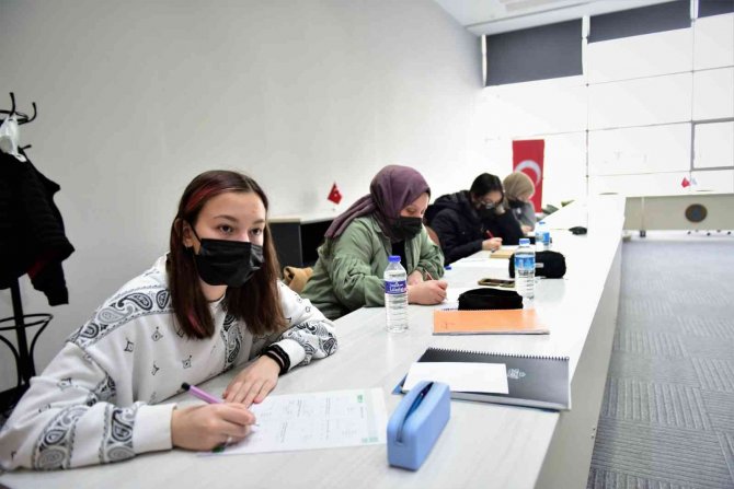 Yks Adayları İçin Soru Çözüm Günleri