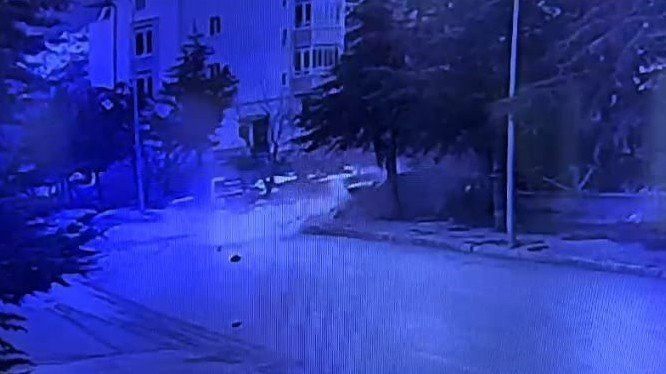 Görenleri Dehşete Düşüren Kaza Anbean Güvenlik Kameralarına Yansıdı