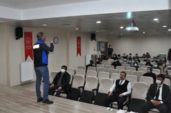 Aile Ve Sosyal Hizmetler İ̇l Müdürlüğü Personeline Afet Farkındalık Eğitimi