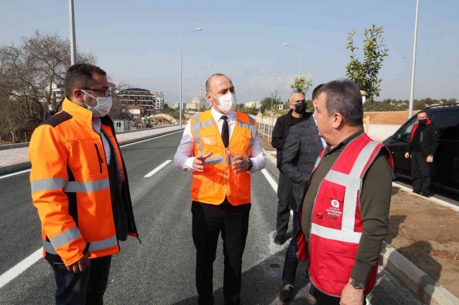 Üniversite Caddesi’ndeki Yeni Yol Trafiğe Açıldı
