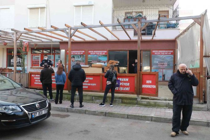 Dekorasyoncu Omzuna Dayadığı Tabancayı Ateşledi, Anne Gözyaşlarına Boğuldu
