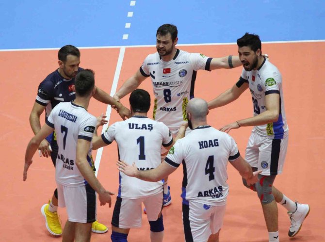 Axa Sigorta Efeler Ligi: Arkas: 3 - Bursa Büyükşehir Belediyespor: 1