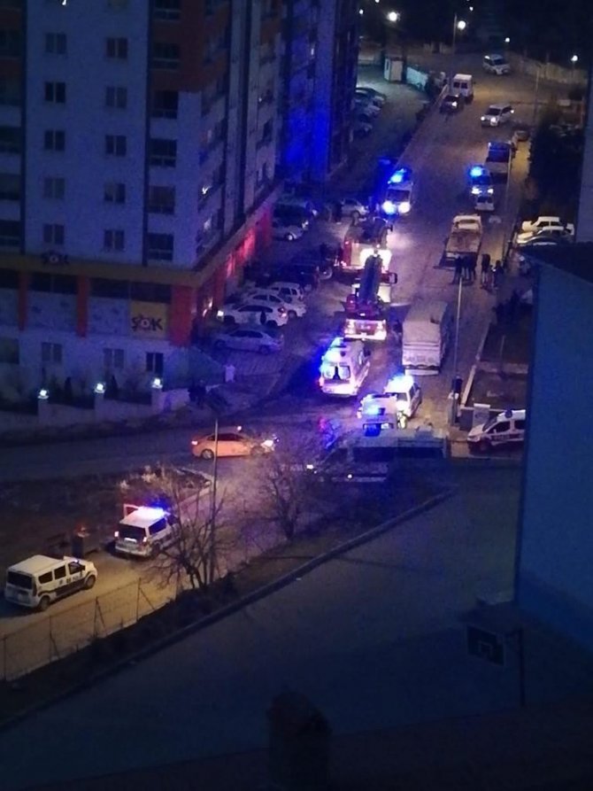 Başkent’te Çıkan Yangında Dumandan Etkilenen Baba Kız Vefat Etti