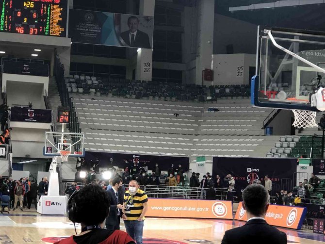 Fenerbahçe Beko - Galatasaray Nef Derbisinde Maç Durdu