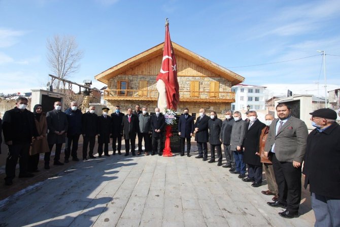 Kurtuluş Etkinliklerinin 3’ncü Gününde Milli Kahramanlar Kabirleri Başında Anıldı