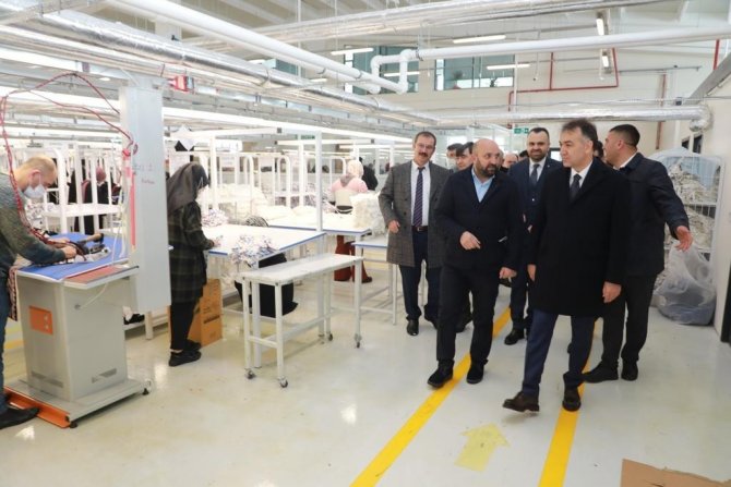 Bitlis Osb’de Çalışan İşçi Sayısı 2 Bin 400’e Yükseldi