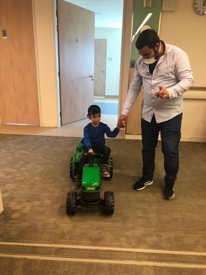 5 Ameliyat Geçiren 7 Yaşındaki Çocuğa En Güzel Hediye Annesinden