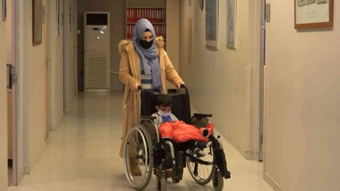 5 Ameliyat Geçiren 7 Yaşındaki Çocuğa En Güzel Hediye Annesinden