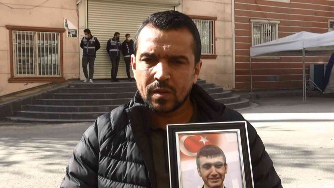 Evlat Nöbetindeki Ailelerin Destansı Direnişi 900’ncü Gününde: 263 Aile Katıldı, 34 Aile Evladına Kavuştu