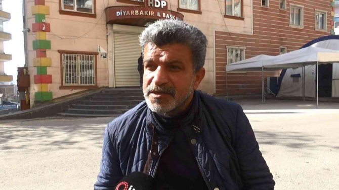 Evlat Nöbetindeki Ailelerin Destansı Direnişi 900’ncü Gününde: 263 Aile Katıldı, 34 Aile Evladına Kavuştu