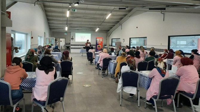 Anne Ve Anne Adaylarına Narkotik Eğitimi Verildi