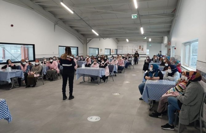 Anne Ve Anne Adaylarına Narkotik Eğitimi Verildi