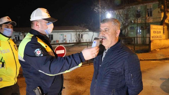 Edirne’de Polis Ekiplerinin Alkollü Sürücüler İle İmtihanı: Alkolmetreye Üflemiyorum