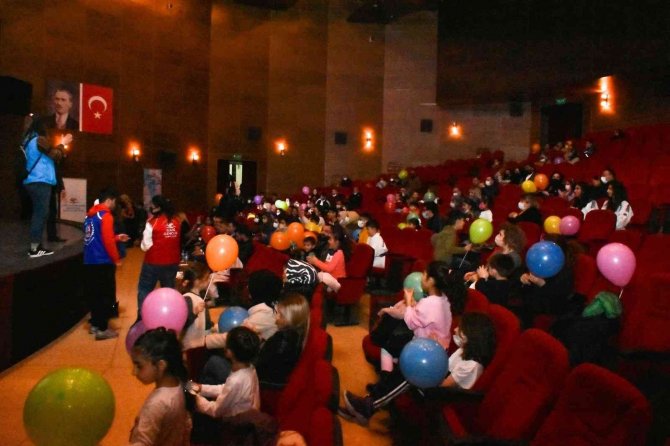 Çocuklarda Sağlıklı Beslenme Ve Spor Konferansı