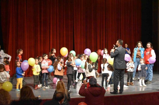 Çocuklarda Sağlıklı Beslenme Ve Spor Konferansı