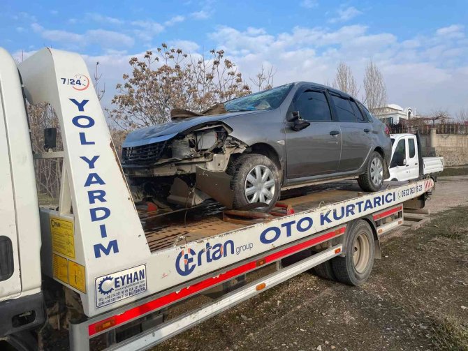 Elazığ’da Otomobil Ters Döndü: 1 Yaralı
