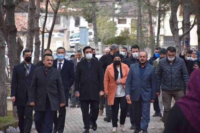 Hanau’daki Irkçı Saldırıda Ölen Fatih Saraçoğlu, Memleketi İ̇skilip’te Anıldı