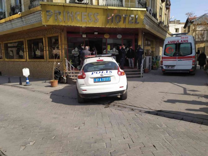 Polis Memuru Otel Odasında Ölü Bulundu