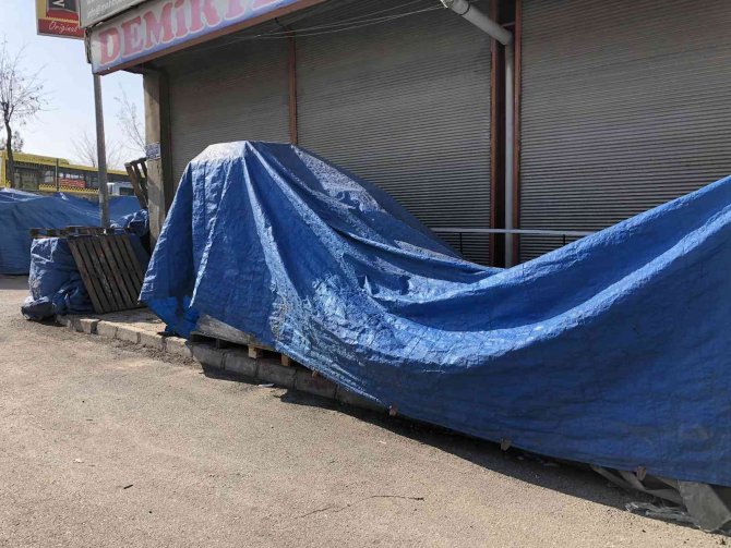 Hırsızlık Yapmak İsterken Market Çalışanlarının Elinden Kıl Payı Kurtuldu