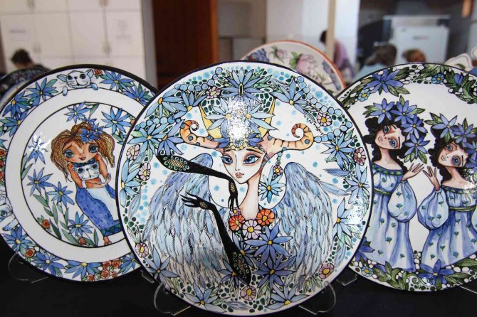 Alanya Belediyesi Çini Kursu Aile Bütçesine Katkı Sağlıyor