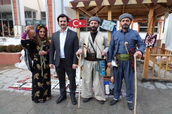 Kurduğu Stantta Hakkari’nin Kültürünü Tanıttı