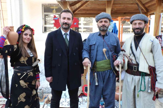 Kurduğu Stantta Hakkari’nin Kültürünü Tanıttı