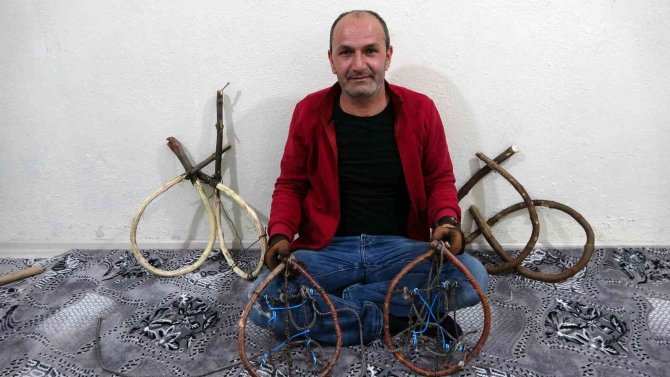 Ağaç Ve Farklı Malzemelerden Yapılan ‘Lekan’ Ayakkabısı Teknolojiye Direniyor