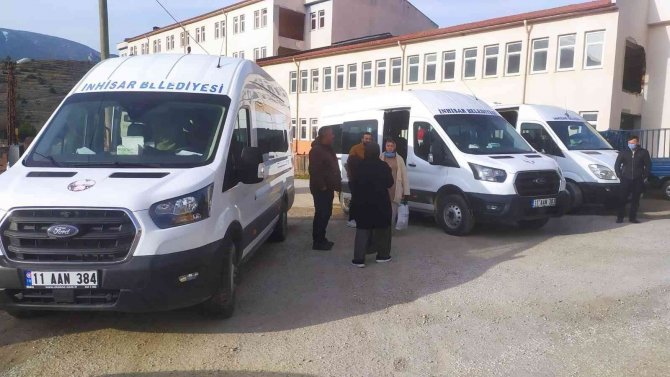 İ̇nhisar Belediyesi Öğrencilerin Gezisi İçin Araç Tahsis Etti